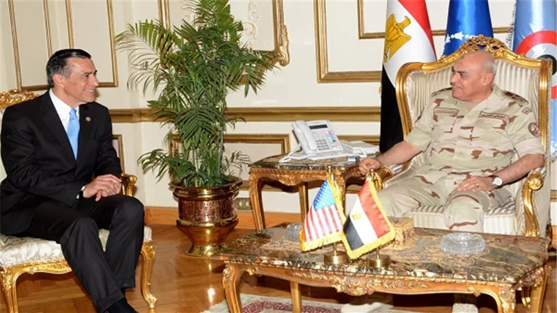 وزير الدفاع والإنتاج الحربى يلتقى وفداً من أعضاء الكونجرس الأمريكى
