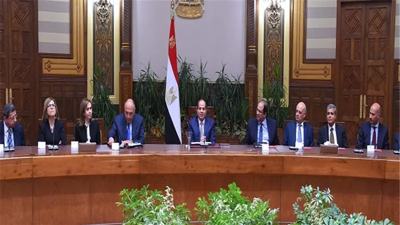 السيسي يعقد اجتماعاً مع السفراء المرشحين للعمل كرؤساء لبعثات مصر الدبلوماسية في الخارج