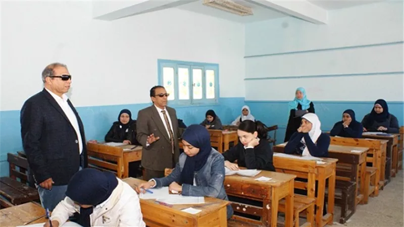 بدء مجموعات التقوية المجانية لطلاب ملاحق الإعدادية بالسويس