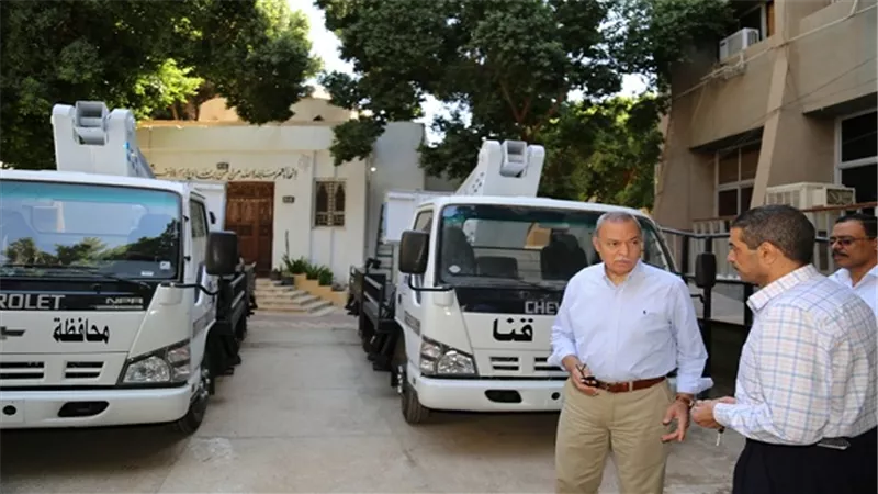 محافظ قنا: وصول 4 سيارات ابراج انارة بتكلفة 2 مليون و 123 الف جنيه