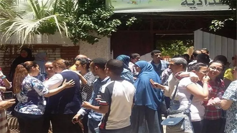 ثلاث حالات ضيق تنفس واشتباه في الزائده بأمتحان اللغة الثانية بالمنصورة 