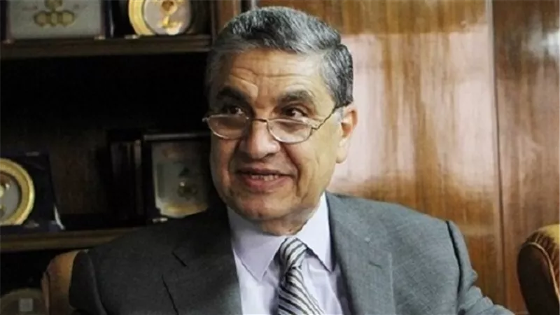 وزير الكهرباء يستعرض إنجازات شركة مصر الوسطى لتوزيع الكهرباء في مجال تأمين التغذية الكهربائية 