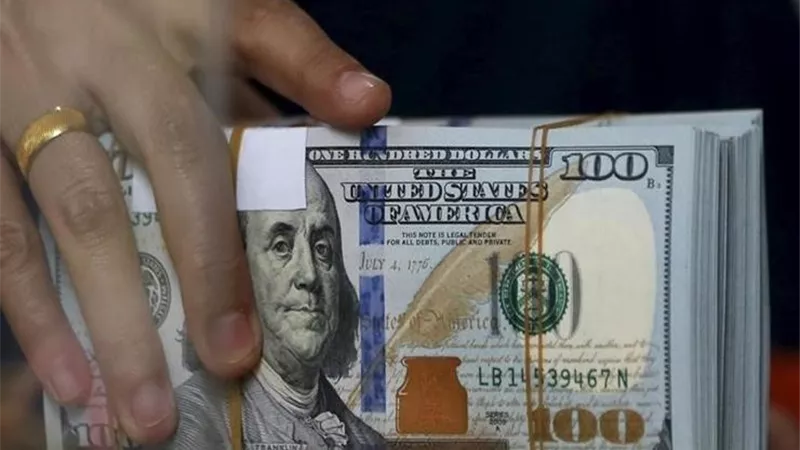 ننشر أسعار العملات العربية والأجنبية.. والدولار يسجل تلك القيمة