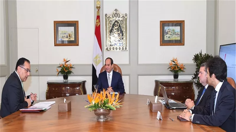 السيسي يجتمع مع رئيس الوزراء ووزير قطاع الأعمال العام