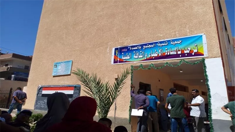 القافلة الطبية لأمراض العيون بالسويس تجرى الكشف على ٨٠٠ حالة من المرضى