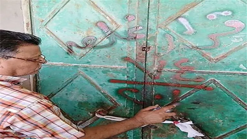 حي عتاقة يغلق 5 محلات بطريق السويس السخنة