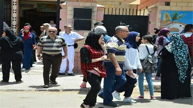 ضبط طالب بنشر أجزاء من أسئلة امتحان مادة الرياضيات البحتة بمحافظة الشرقية