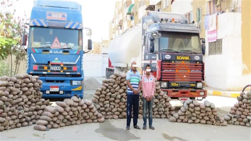 ضبط إثنين من مهربى المواد المخدرة وبحوزتهما طن وربع بانجو مخدر 