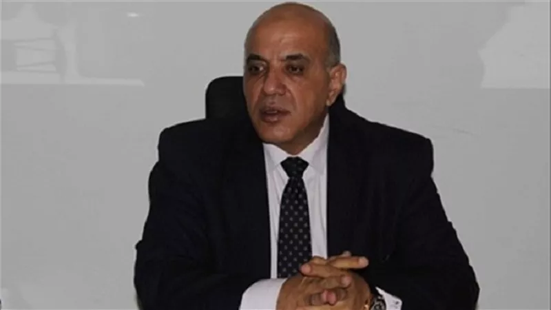 وكيل وزارة الصحة بالاسكندرية فى زيارة مفاجئة لمستشفى رأس التين العام خلال الاحتفالات بذكرى 30 يونيه