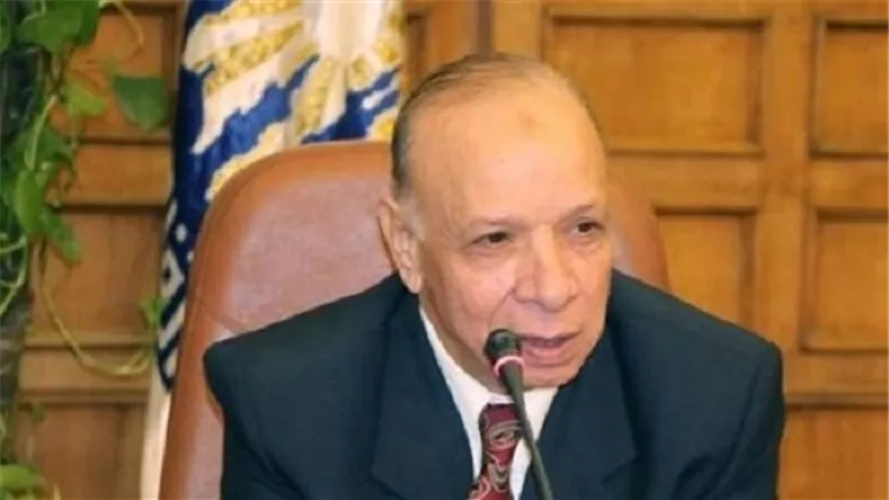 محافظ القاهرة يتفقد موقع انهيار عقارى الساحل دون ضحايا 