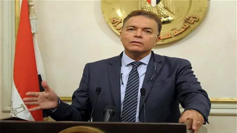  وزير النقل يتابع معدلات تنفيذ الجزءين الاول والثاني للمرحلة  الرابعة للخط الثالث للمترو