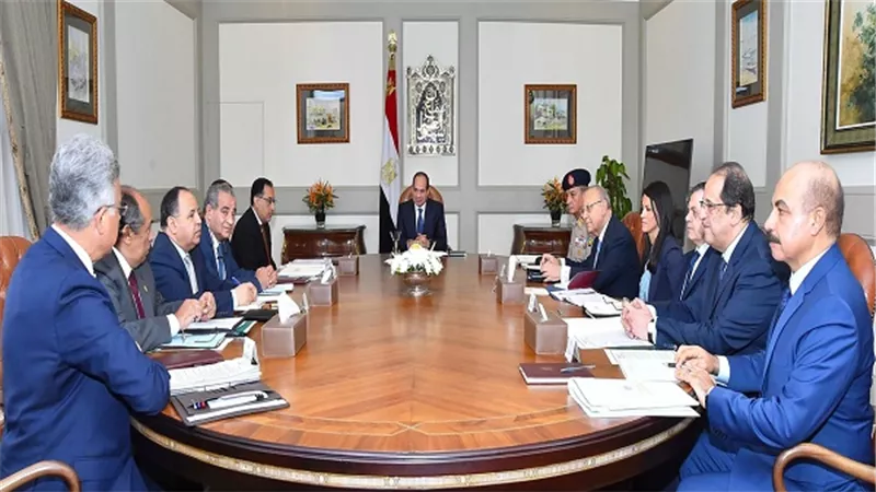 السيسي: ضرورة الاستمرار في بذل الجهود لتوفير السلع الأساسية 