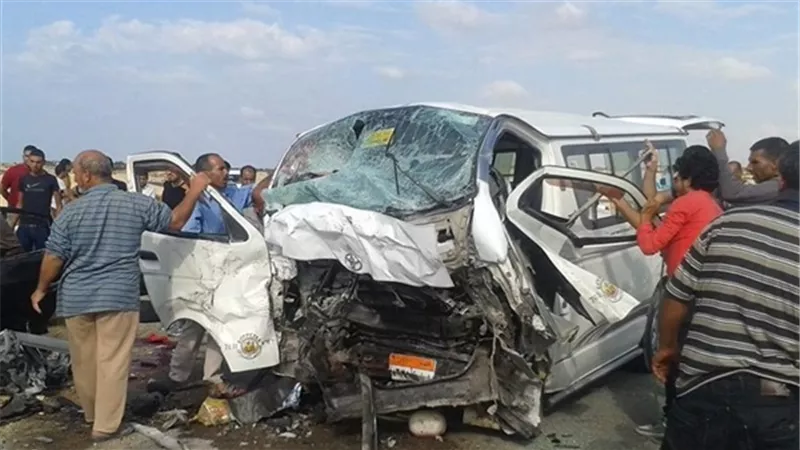 مصرع واصابة 4 اشخاص فى حادث انقلاب سيارة بالسويس