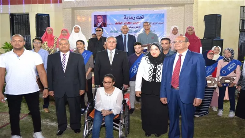  السويس تكرم أوائل الثانوية العامة والازهرية 