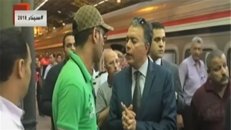 شاهد| وزير النقل في جولة مفاجئة لمحطة مصر