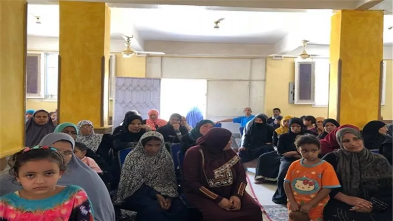 ندوة عن الصحة الانجابية وزواج القاصرات بقرية العمدة بالسويس
