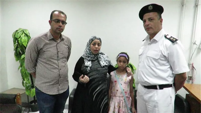 إعادة طفلة لأهلها تم العثور عليها بمحطة مترو أنفاق العتبة
