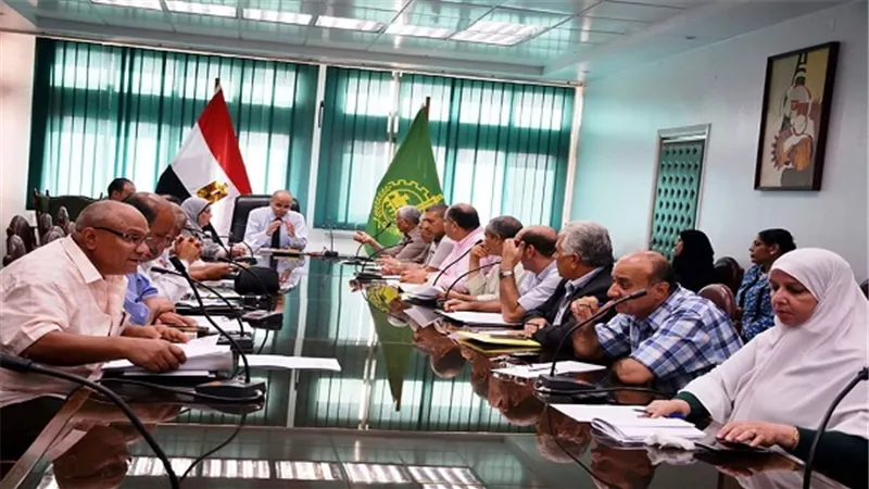 محافظ القليوبية يشدد على توافر السلع الغذائية بالمنافذ وضبط الاسعار