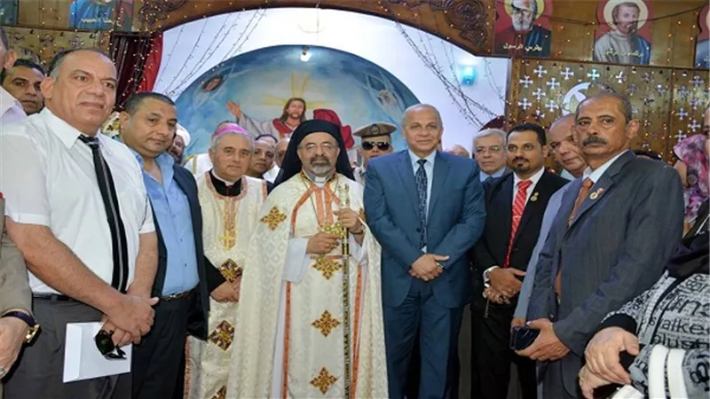 محافظ القليوبية يشهد حفل اليوبيل الفضي الكهنوتي للأب الدكتور يونان شحاتة بالكنيسة الكاثوليكية بالخصوص