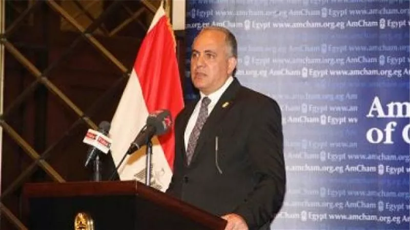وزير الرى يتلقى تقرير عن انجازات الهيئة المصرية العامة للمساحة