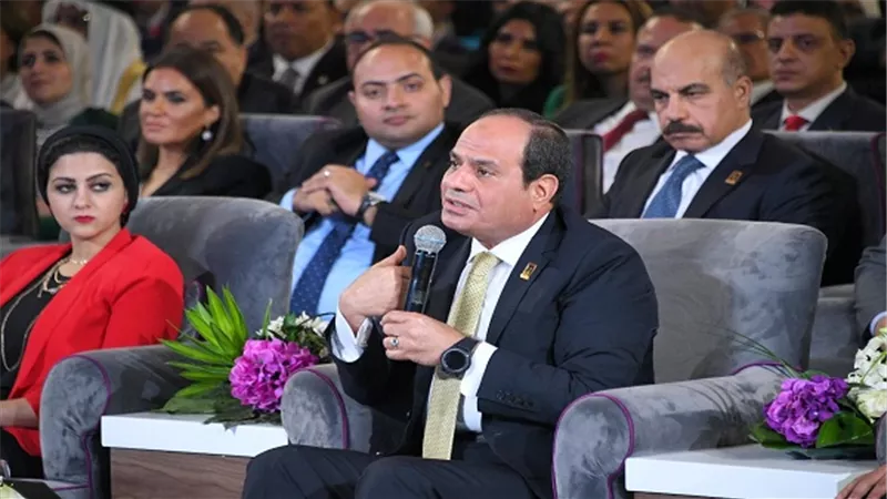 السيسي: مستعد أنزل مع الشباب وأنضف الشوارع