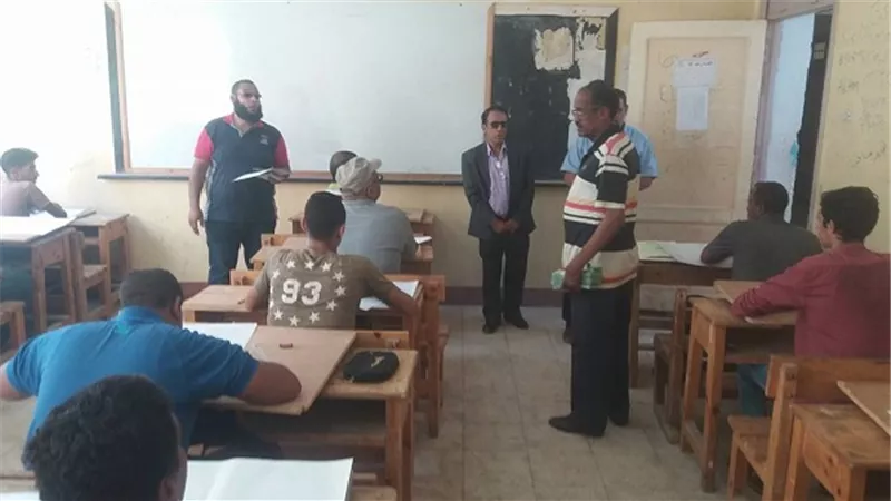 وكيل تعليم السويس يتفقد اعمال امتحانات الدبلومات الفنية