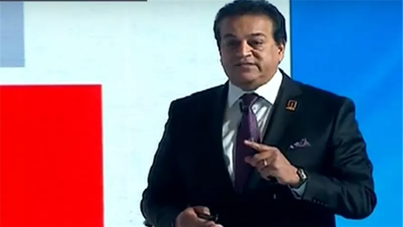 وزير التعليم العالى والبحث العلمى يبحث آليات التعاون العلمى والبحثى مع العراق والأردن
