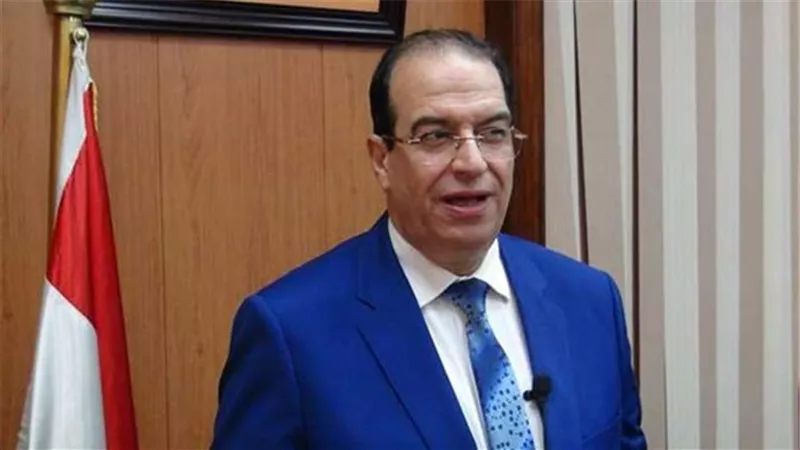 غلق عدد من المنشأت والعيادات الطبية لمخالفة قوانين العمل بالدقهلية