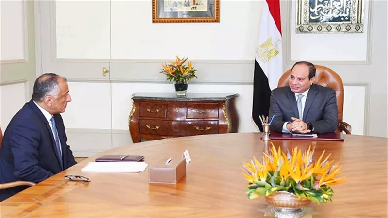 السيسي يبحث الأوضاع الإقتصادية الراهنة مع محافظ البنك المركزي