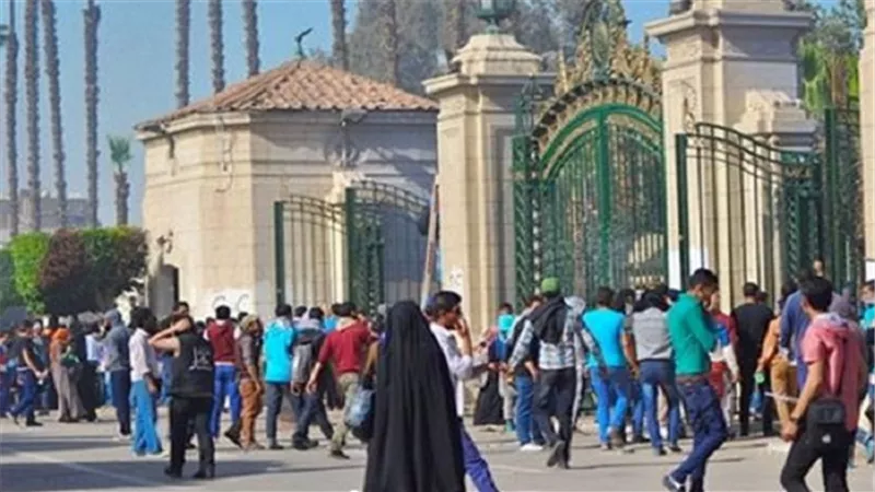 هل مُنع الاختلاط في الجامعات المصرية؟.. مسئولين يكشفان الحقيقة.. وهذا سر إنتشار ذلك الخبر