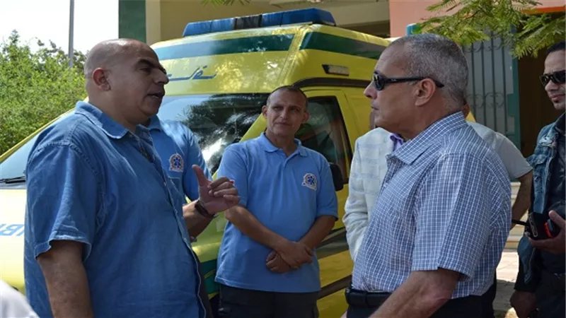 محافظ السويس يتفقد طريق السخنة ـ الزعفرانة إستعداداً لأستقبال العيد