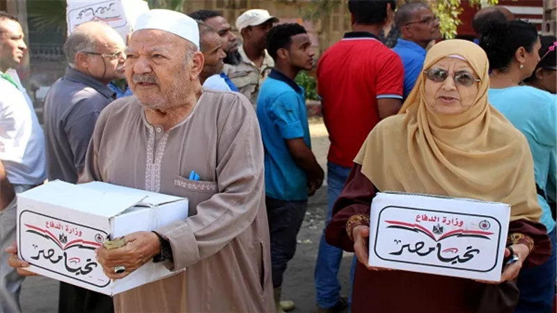 القوات المسلحة تبدأ فى توزيع مليون حصة غذائية بنصف الثمن بالمناطق الأكثر إحتياجاً بالمحافظات