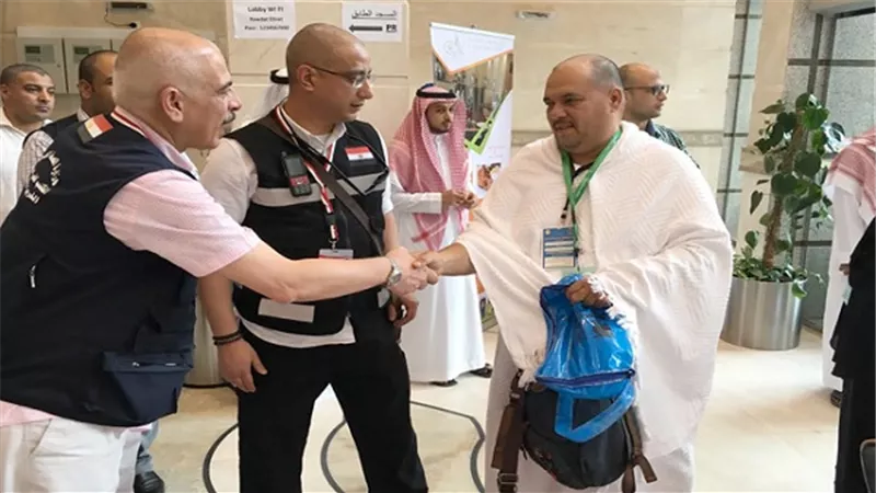 رئيس بعثة الحج الطبية والمستشار الطبي يتفقدان الحالة الصحية للحجاج المصريين المحتجزين بمستشفى النور بمكة