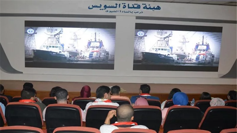 وزارة الهجرة تنظم جولة في قناة السويس للجالية المصرية بأوكرانيا 