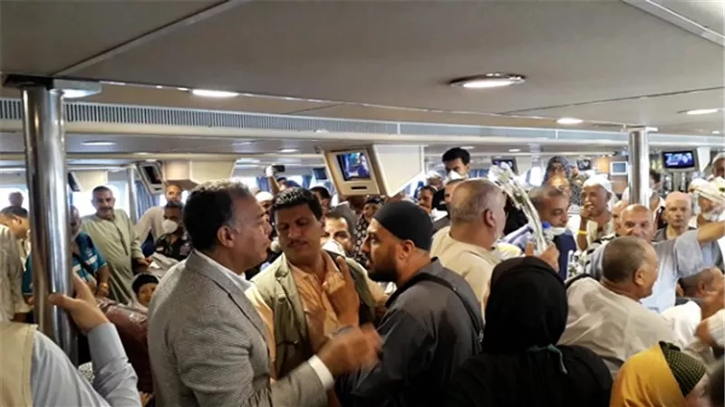 وزير النقل يستقبل وفود الحج البري في ميناء نويبع البري