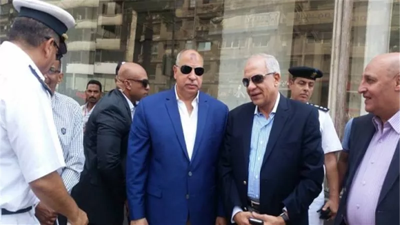 محافظ الجيزة يجتمع برؤساء الأحياء ويوجه بمواجهة المخالفات وحل مشاكل المواطنين