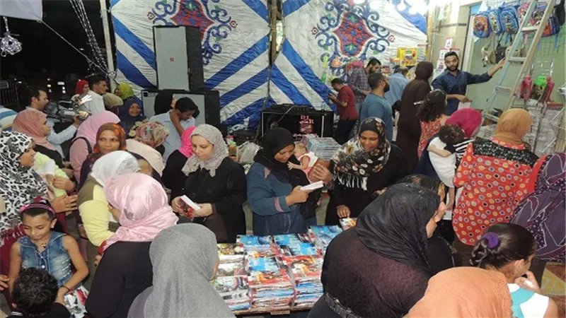 بالصور .. امن السويس يوفر مستلزمات المدارس وباسعار مخفضة