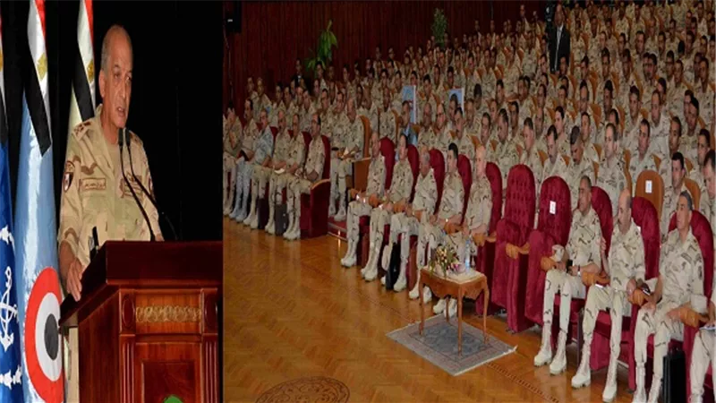 وزير الدفاع والإنتاج يلتقى مقاتلى الجيش الثالث الميدانى