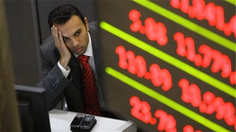 انخفاض جماعي لمؤشرات البورصة في منتصف تعاملات اليوم