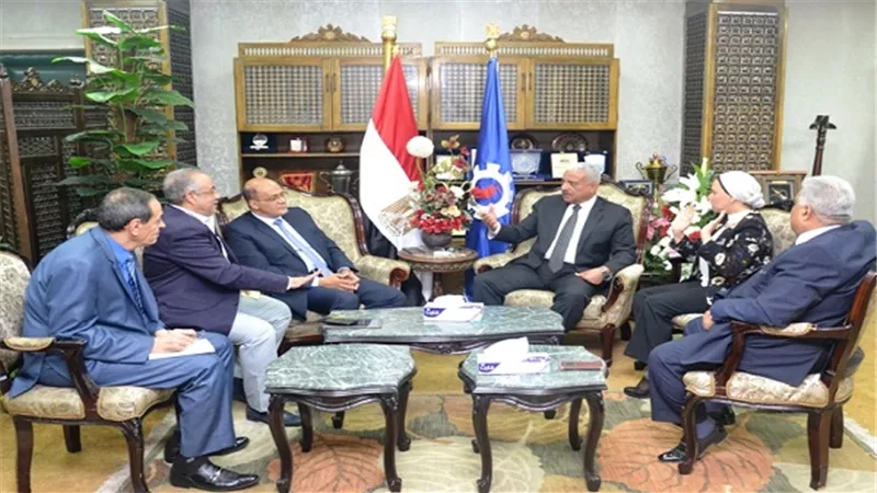 محافظ السويس يستقبل أعضاء مجلس النواب بالمحافظة