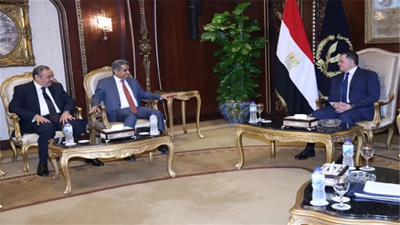 وزير الداخلية يستقبل أمين عام مجلس وزراء الداخلية العرب