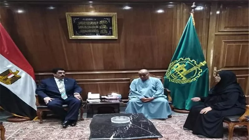 محافظ القليوبية يلتقى باسرة الشهيد/ محمود عبد العظيم محمود ويطلق اسمه على احدى مدارس مدينه بنها