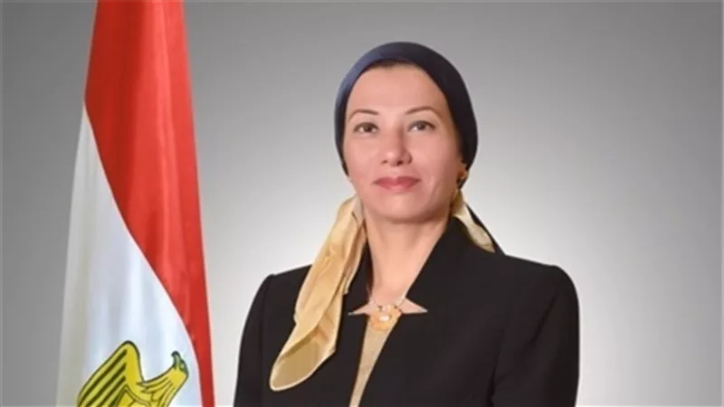 البيئة: مكافحة بقعة سولار بميناء الإسكندرية