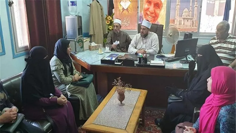 وكيل أوقاف السويس يلتقي بالواعظات قبل توزيعهن علي المساجد الكبري