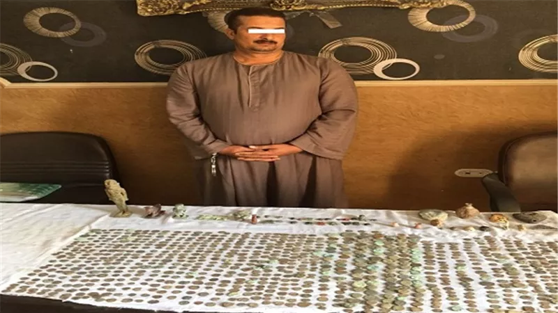 ضبط شخص وبحوزته عدد كبير من القطع الآثرية بالمنيا