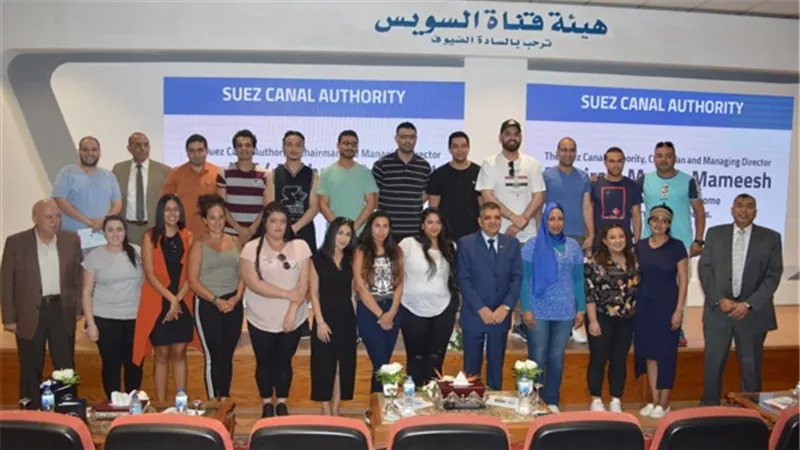 وزارة الهجرة تنظم زيارة إلى قناة السويس لوفد الجيلين الثاني والثالث من المصريين بأستراليا 