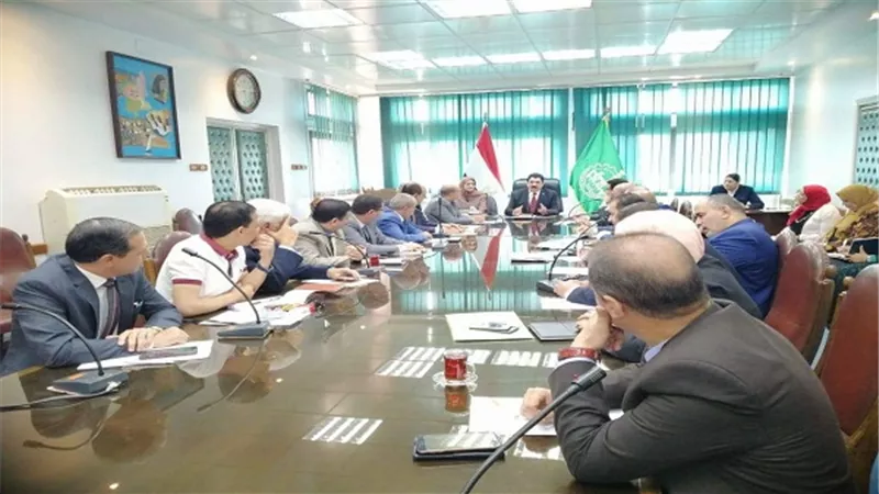محافظ القليوبية خلال إجتماعه بالنواب.. نحن جئنا لخدمة المواطن وإرضائه ولابد من التعاون لحل مشكلات المحافظة