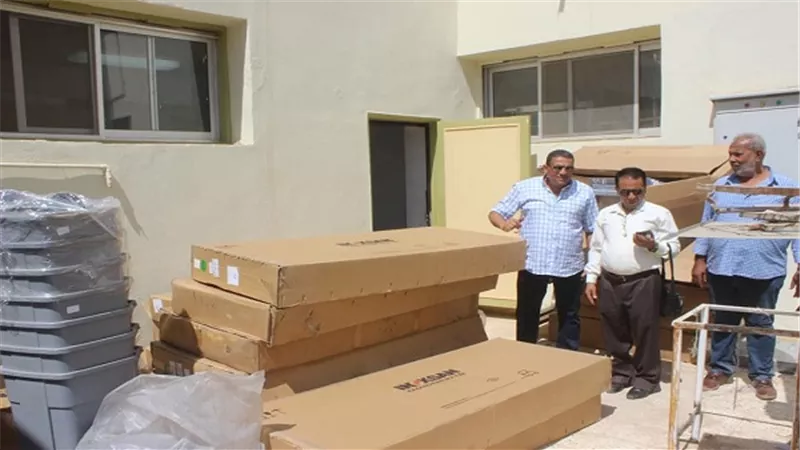 وكيل تعليم السويس يشهد عملية استلام معدات فرنسية للمدرسة الفندقية