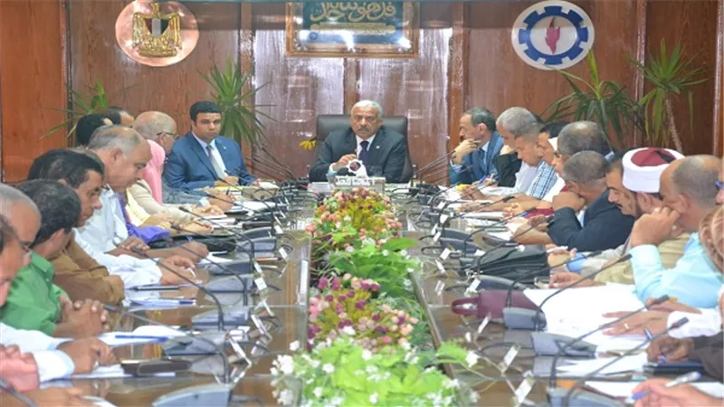 تعرف على تكليفات محافظ السويس فى اجتماع له بالمجلس التنفيذى