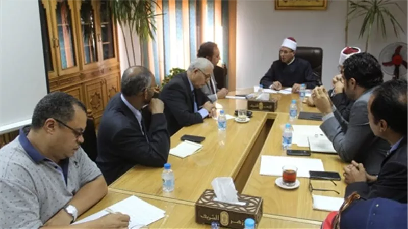 عمر يلتقى وكيل مشيخة الأزهر لبحث التعاون المشترك